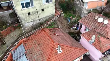 Merdiven çökmesi anı