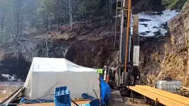 Kaya düşen işçinin görüntüsü