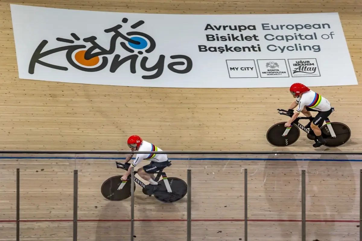 Konya Velodromu'nda Kadınlar Sprint ve Takım Takibi Dünya Rekorları Kırıldı