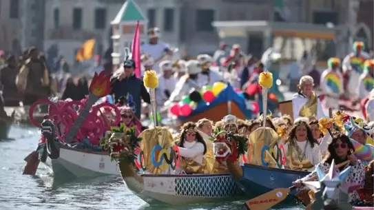 Venedik Karnavalı 2026: Renkli Geçit Töreni Büyük Kanal’da Başladı
