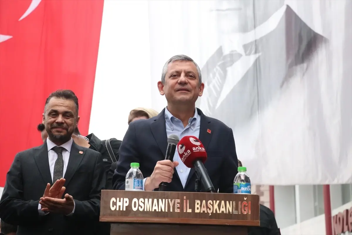 CHP Genel Başkanı Özgür Özel, Osmaniye’de Deprem Sonrası Siyaset Tartışmalarına Açıklık Getirdi