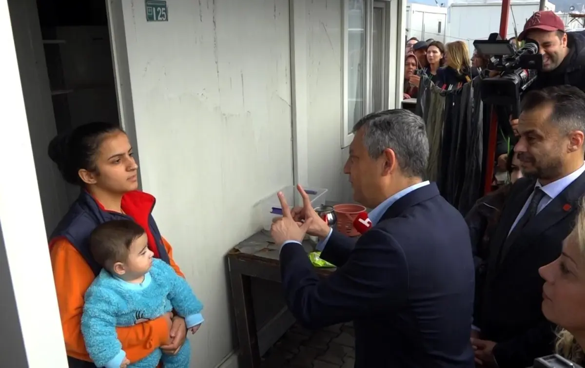 Özgür Özel, Osmaniye'de Deprem Yıl Dönümünü Anmak İçin Ziyaretinde Ekonomik Destek Vurgusu Yaptı