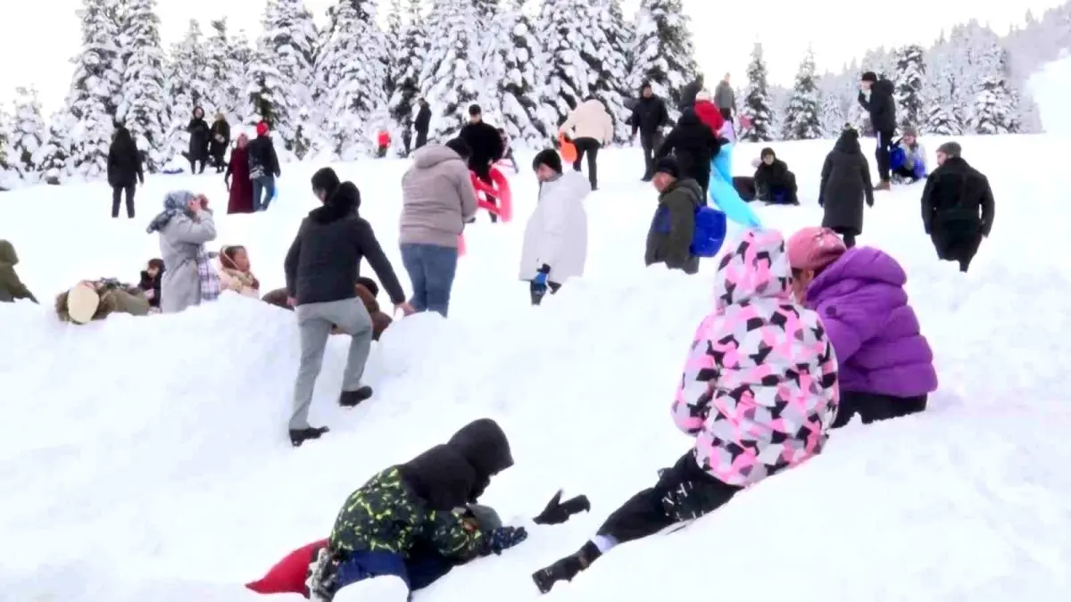 Uludağ’da Yarıyıl Tatili Rekoru: %100 Doluluk ve 116 cm Kar