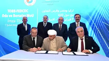 Alanya Ticaret ve Sanayi Odası Başkanı Eray Erdem protokolü imzalarken