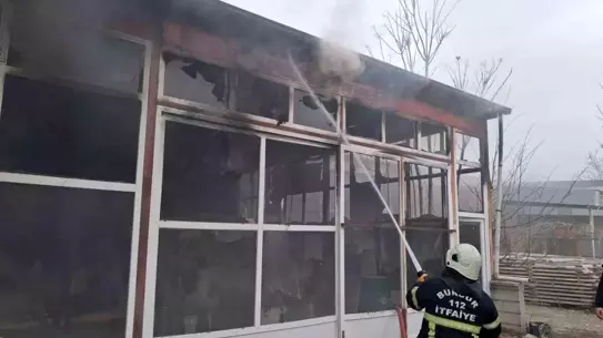 Yangın sonrası imalathanenin görüntüsü