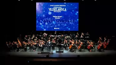 Konser sahnesinde Limak Filarmoni Orkestrası