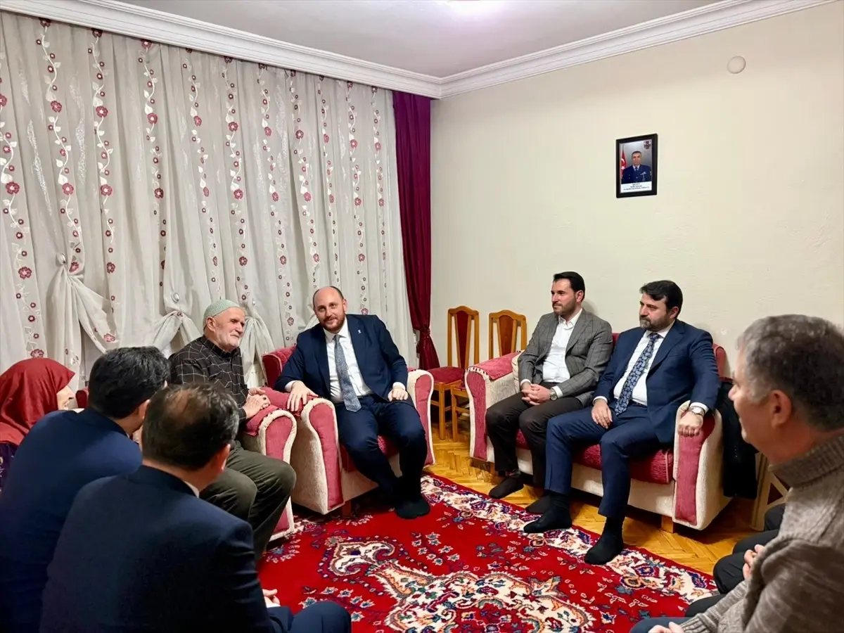 AK Parti Yardımcısı Büyükgümüş, Karabük’te Şehit Nuri Özcan’ın Ailesini Ziyaret Etti