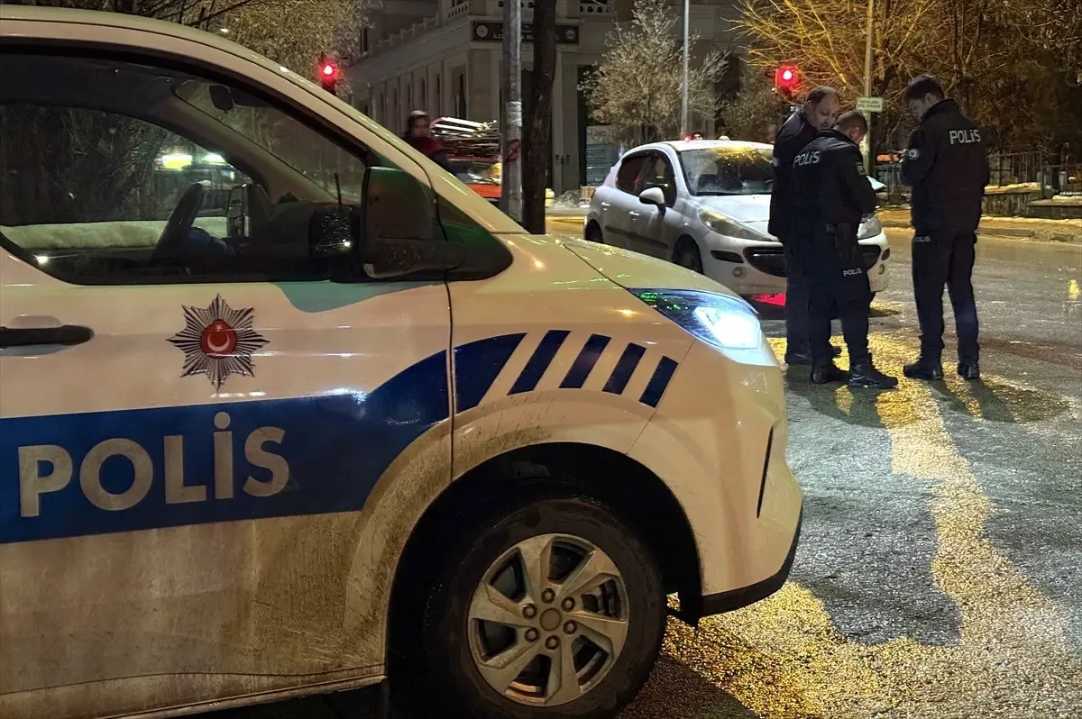 Palandöken'de Taksi Çarpması Sonucu Bir Yolcu Ağır Yaralı Halde Hastaneye Kaldırıldı