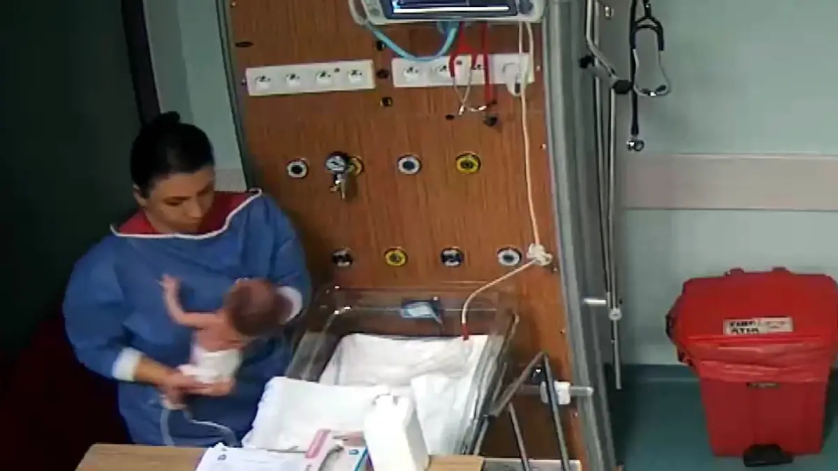 Kahramanmaraş’ta Hemşire, İki Yenidoğan Bebeğe Şiddet Uygulamasıyla Tutuklandı