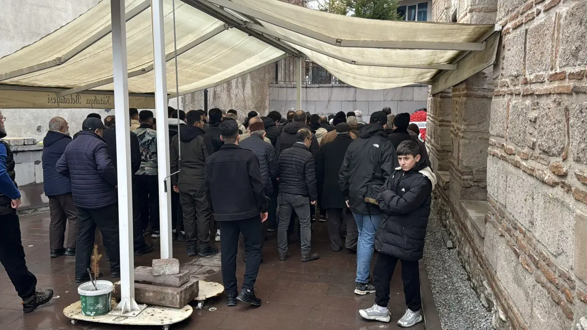 Antalya’da Otobüs Kazası: Şoför İzzet Karaağaç’ın Cenazesi Kütahya’da Toprağa Verildi