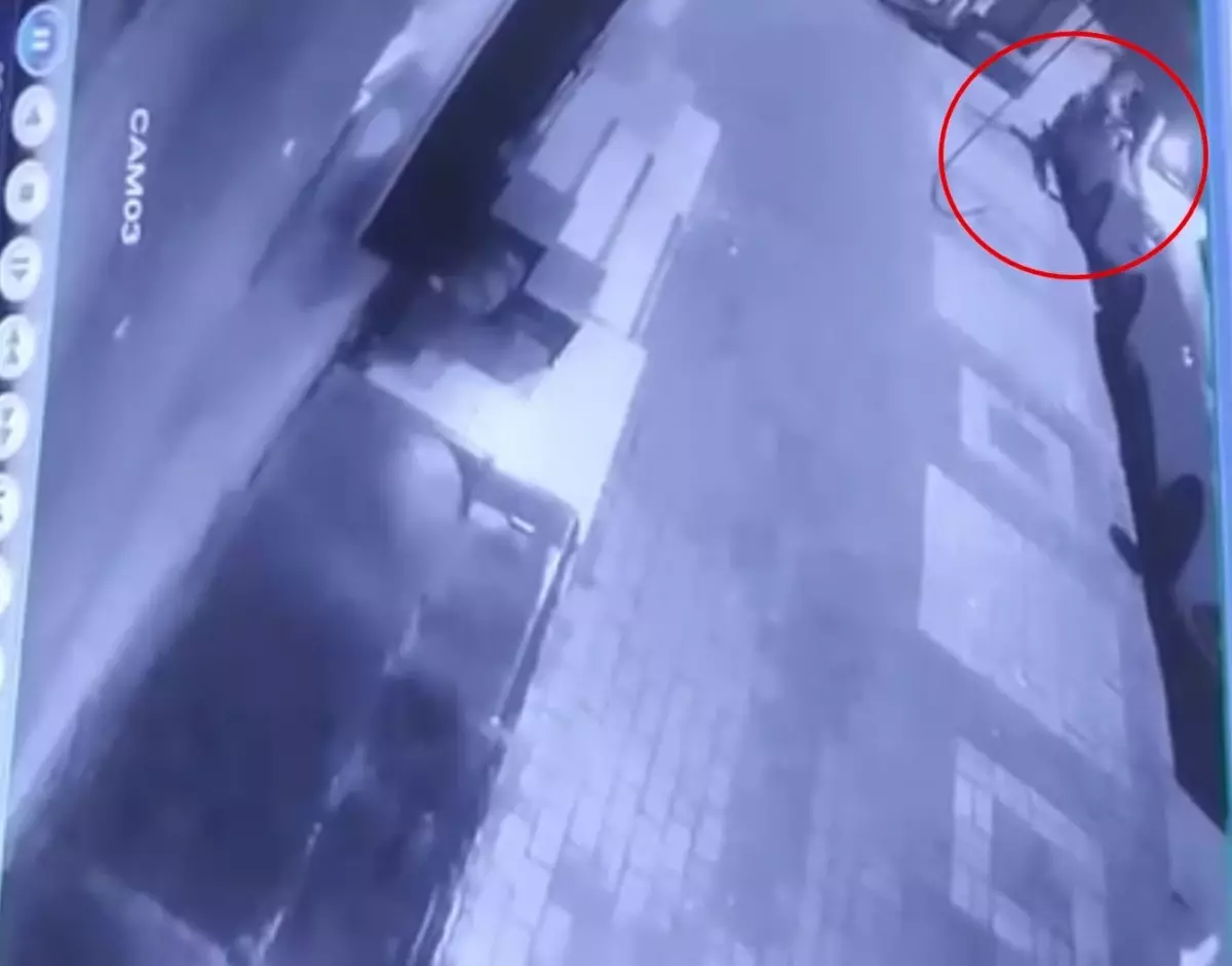 Bursa’da Park Halindeki Araçların Camları Kırıldı: 3 Şüpheli Yakalandı