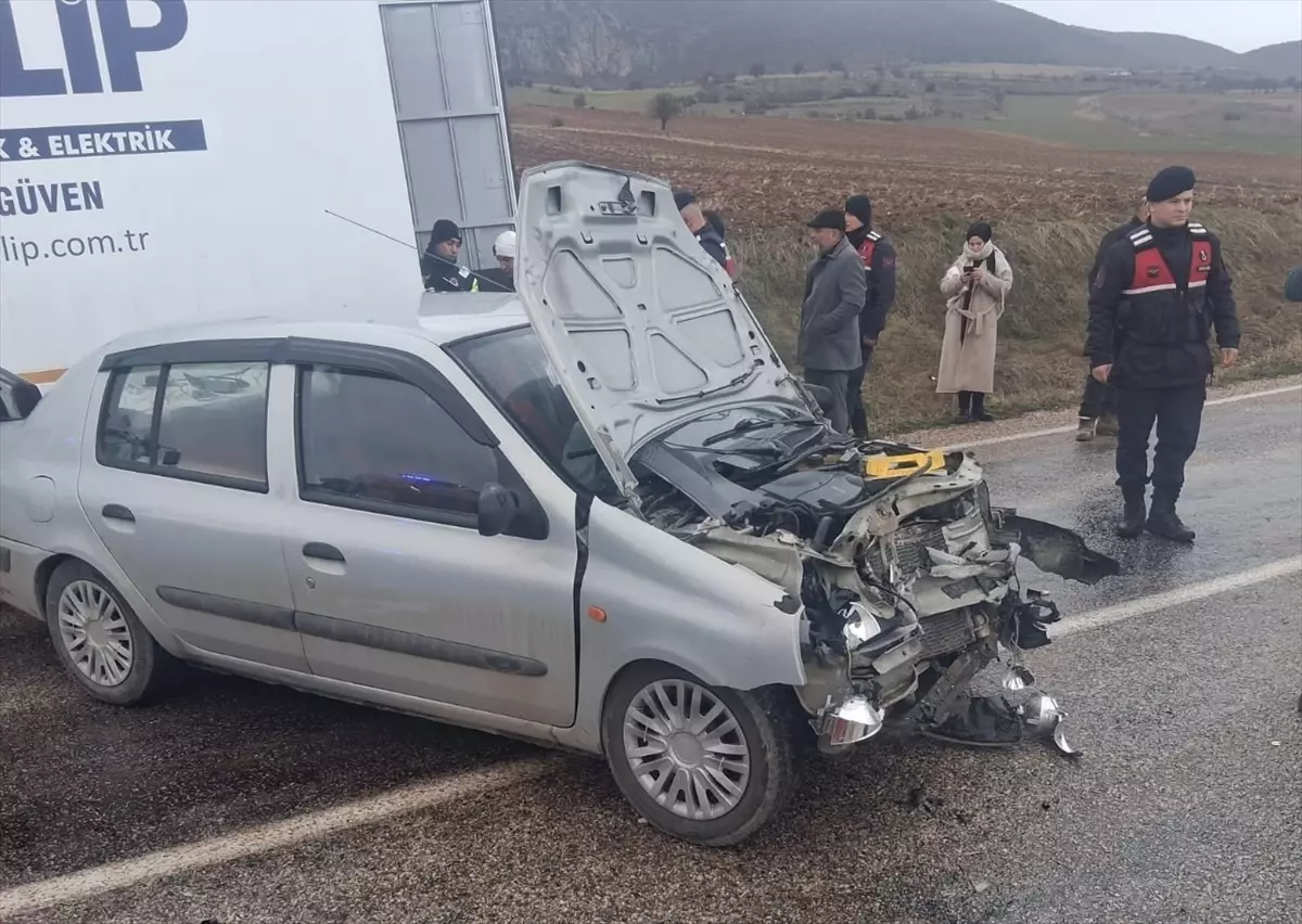Tokat'ın Zile İlçesinde İki Araç Çarpıştı: 7 Yaralı