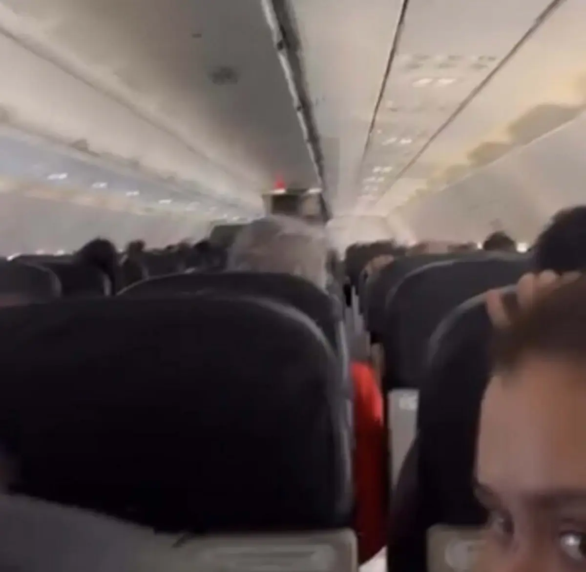 Şiddetli Yağışlar AJet Uçağını Antalya'ya Yönlendirdi