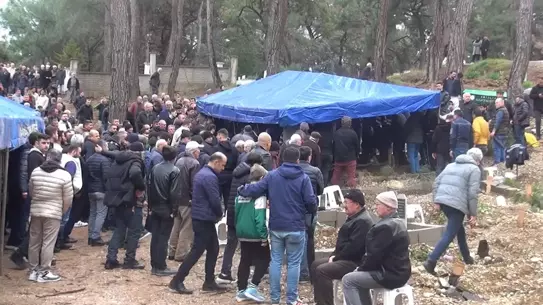 Otobüs kazasında ölenlerin cenazeleri alındı