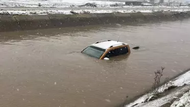 Kurtarma ekipleri su kanalında