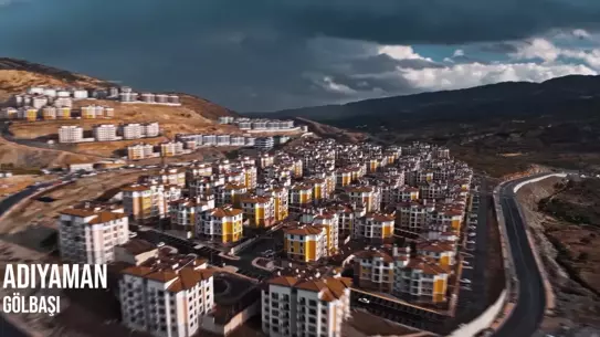 Etkinlikte kullanılacak sahne dekorasyonu