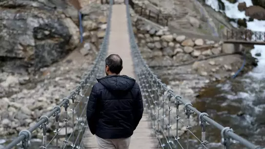 Yahyalı’da Göksu Şelalesi’ne Modern Asma Köprü Açıldı