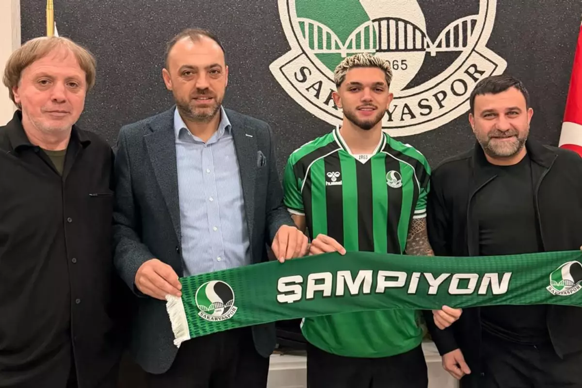 Beşiktaş, Emrecan Terzi'yi Sakaryaspor'a Kiraladı: Sezon Sonuna Kadar Yeni Takımında