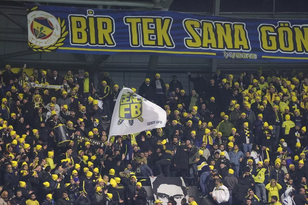 Fenerbahçe, Kocaelispor'u Dar Kırdı: 1-0'lık Galibiyet