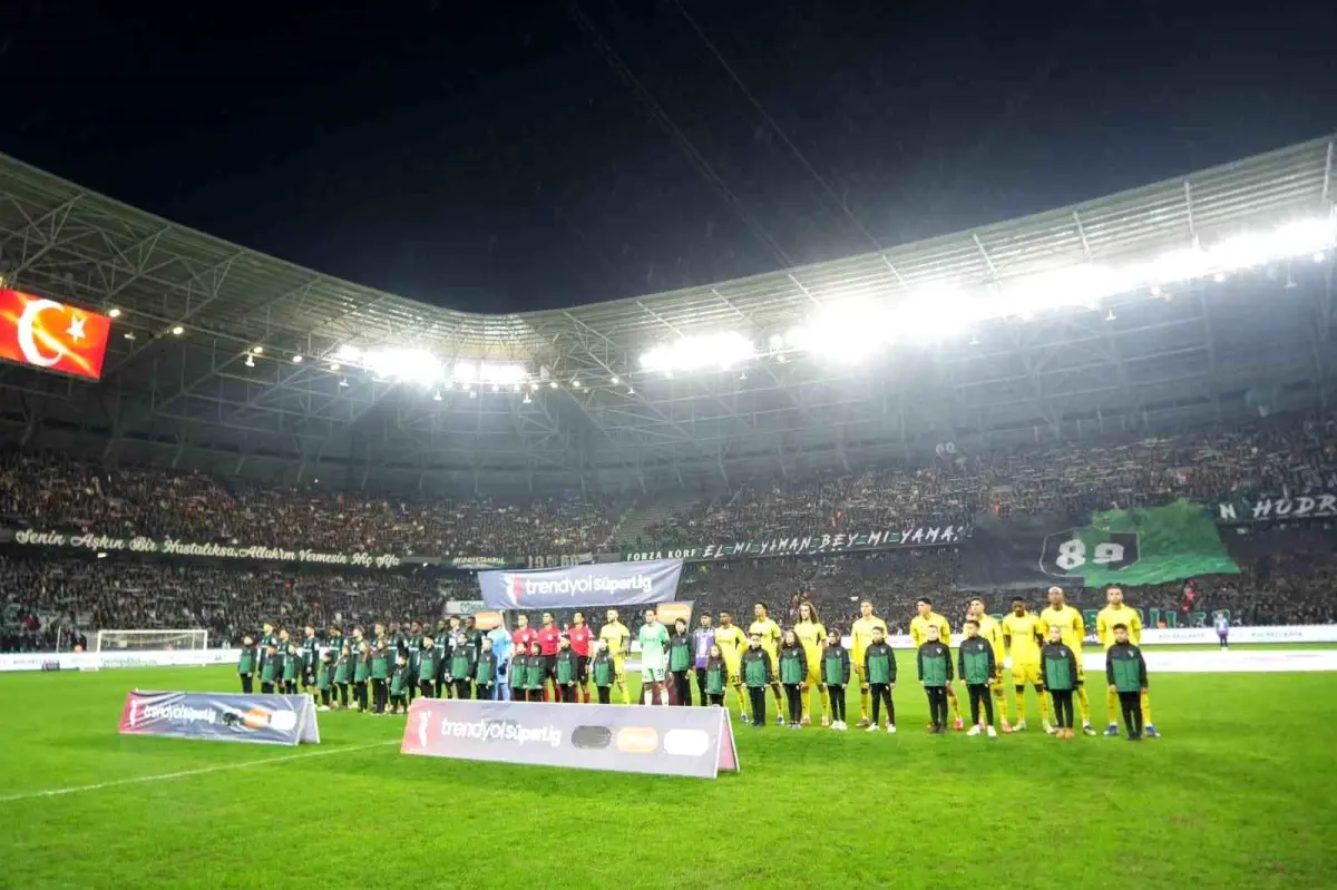 Kocaelispor, Fenerbahçe'yi 15 Dakikada Golsüz Barıştırdı