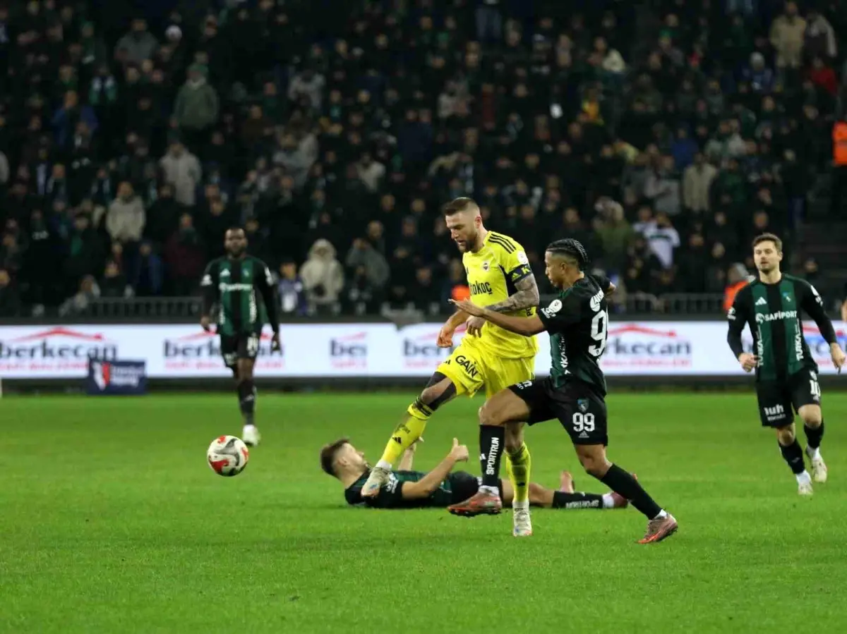 Fenerbahçe, Kocaelispor'u 2-0 Mağlup Etti: Asensio ve Nene Gol Attı