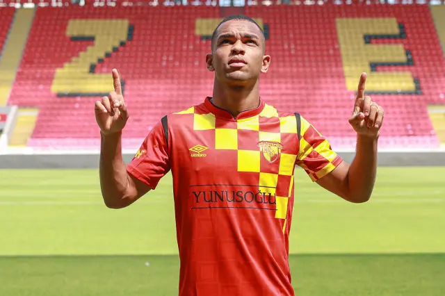 Lille stadyumu ve Juan'ın fotoğrafı