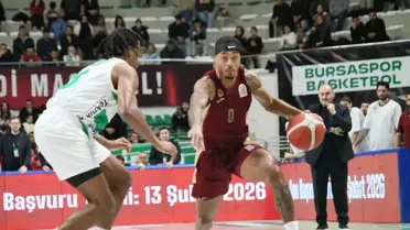 Maçın kritik anlarından bir fotoğraf