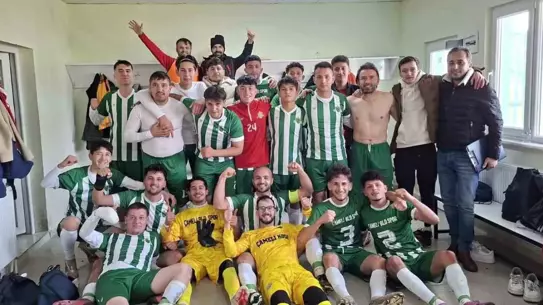 Çameli Belediyespor sahada mücadele ederken