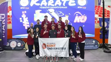 Türkiye Şampiyonası'nda yarışan karate sporcusu