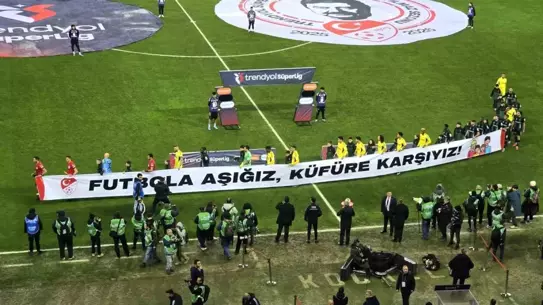 Kocaelispor ve Fenerbahçe'den Tribünlerde Küfürsüz Futbol Desteği