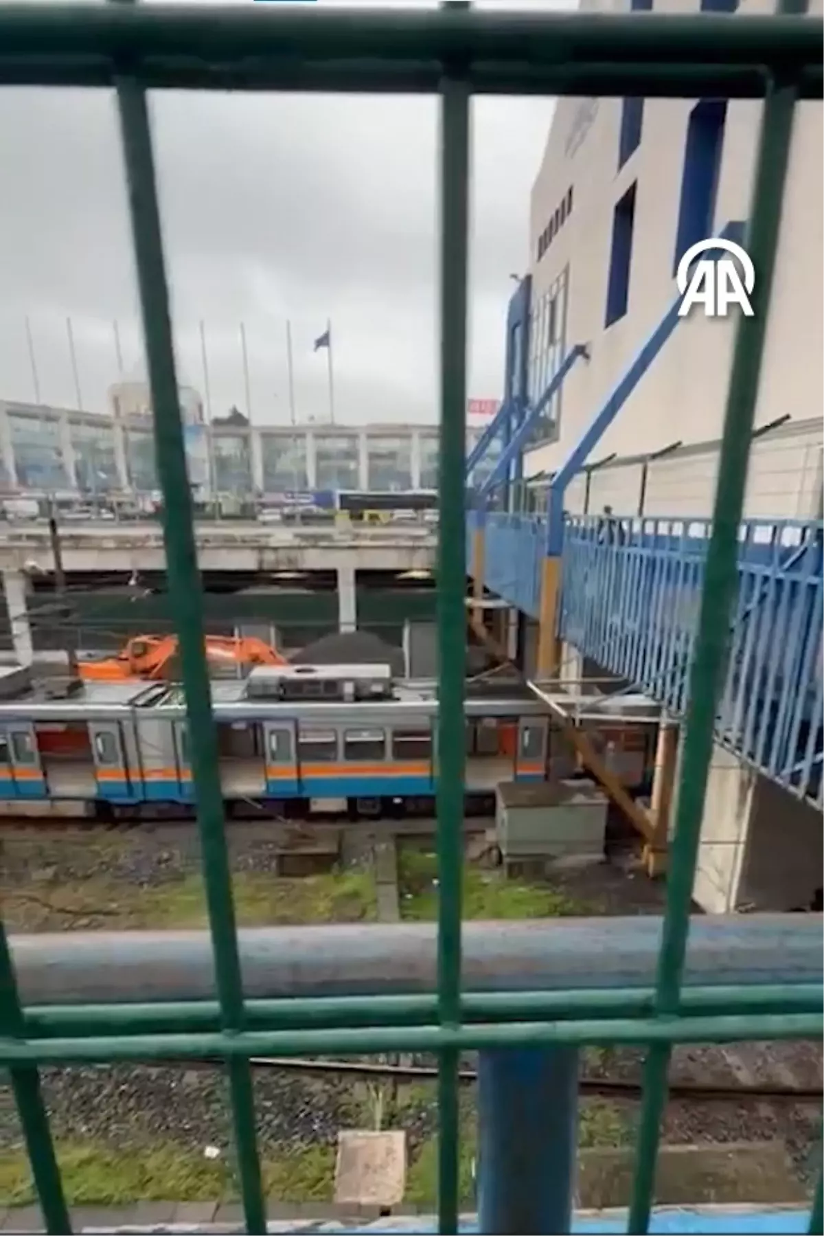 Esenler Metro Raydan Çıktı: Yolcular Güvenli Şekilde Tahliye Edildi