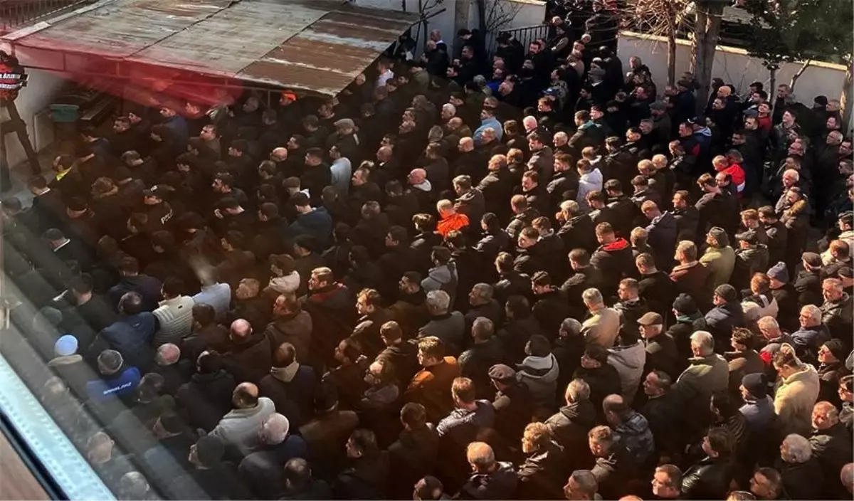 Antalya’da Otobüs Kazası: 19 Yaşındaki Suden Çakmak Hayatını Kaybetti