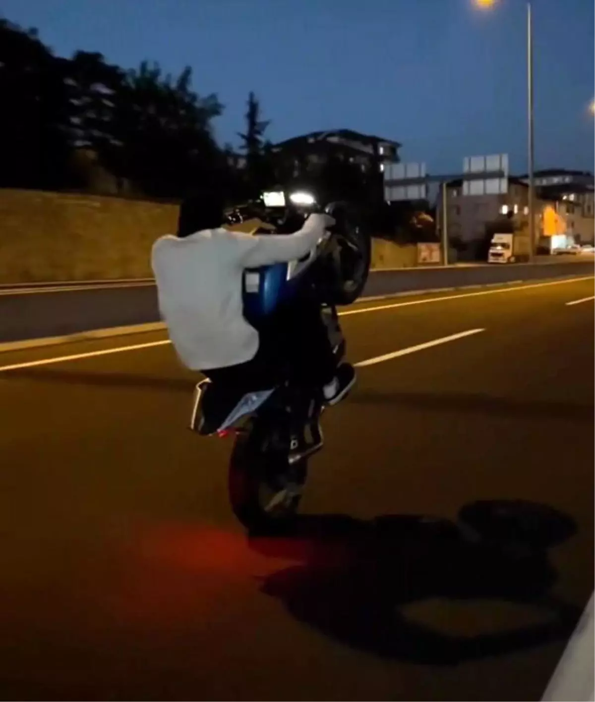 Düzce'de Aday Sürücü Akrobatik Sürüşle Gözaltına Alındı