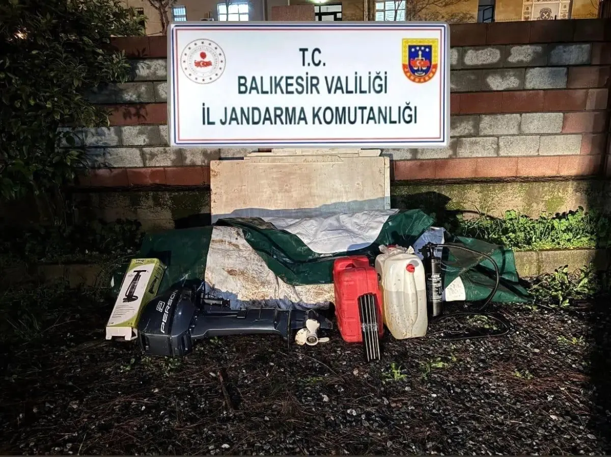 Ayvalık’ta Zeytinlikte Yakalanan 9 Afgan Göçmen Gözaltına Alındı