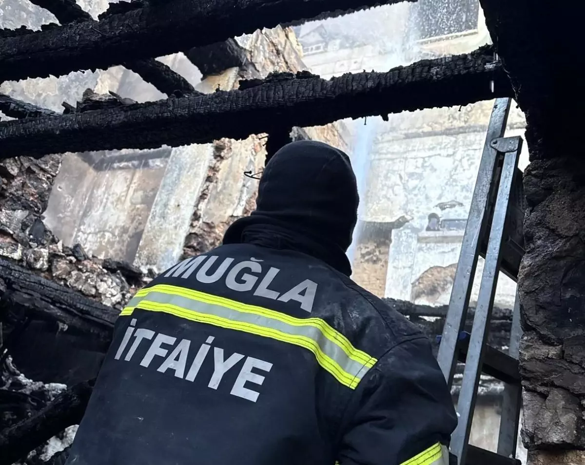 Fethiye’de Çıkan Ev Yangını 85 Yaşındaki Kadını Aldı