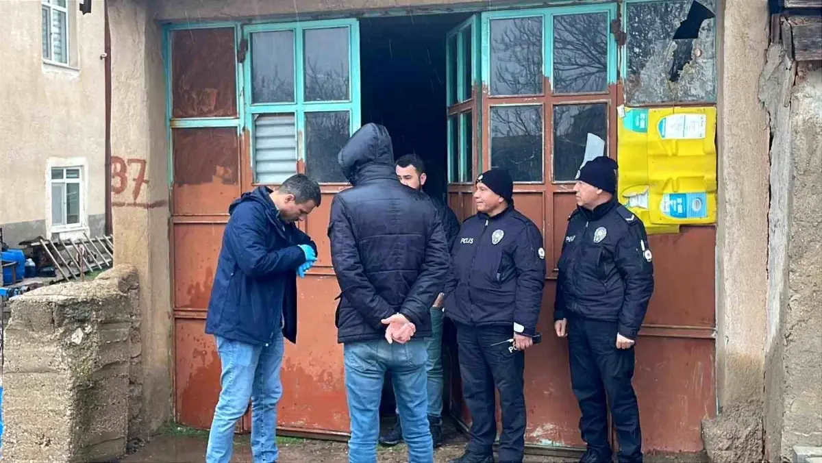 Karaman’da Depoda Silahlı Olay: Baba Oğlunu Vurdu, Hastaneye Sevk Edildi