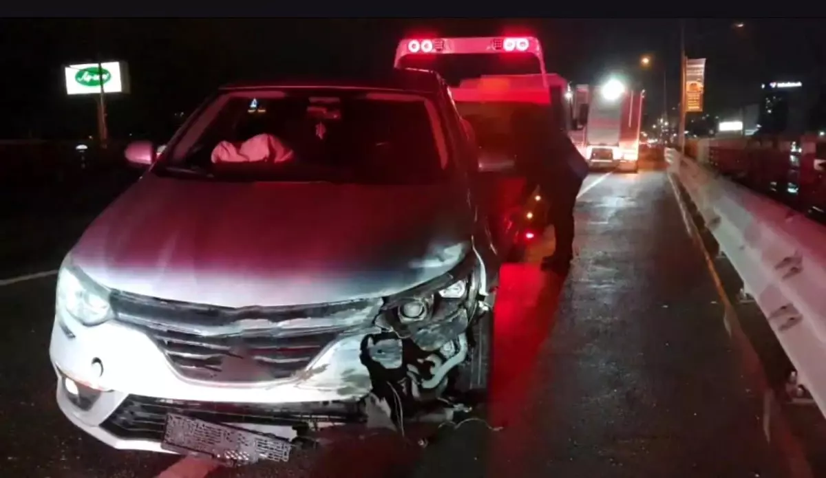 Gebze'de Trafik Kazası: Sürücü Hastaneye Kaldırıldı