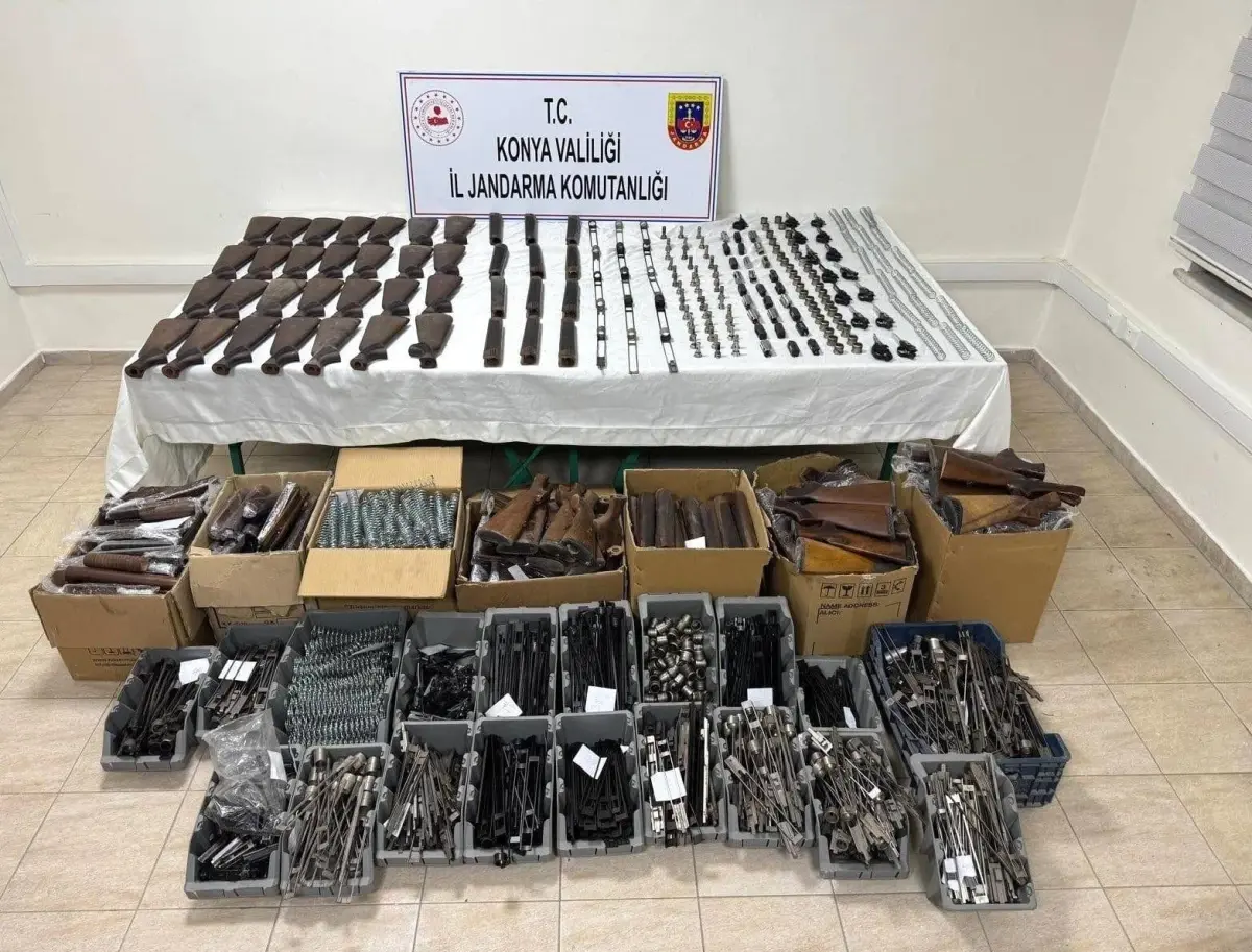 Konya’da Jandarma’dan 7 Ayrı Silah Operasyonu: 30 Ruhsatsız Tabanca Ele Geçirildi, 3 Kişi Tutuklandı