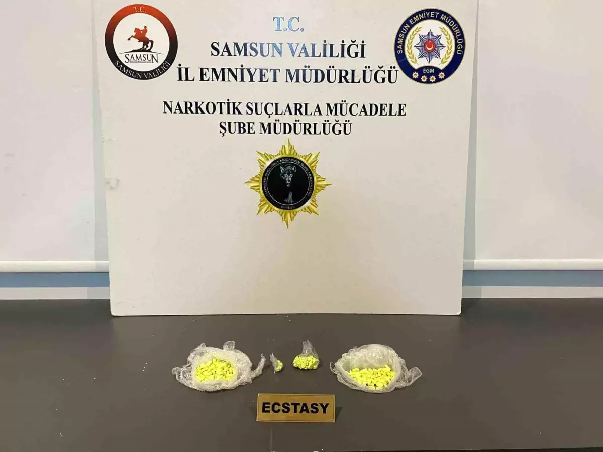 Samsun’da Büyük Uyuşturucu Operasyonu: 208 Ecstasy Hap Ele Geçirildi