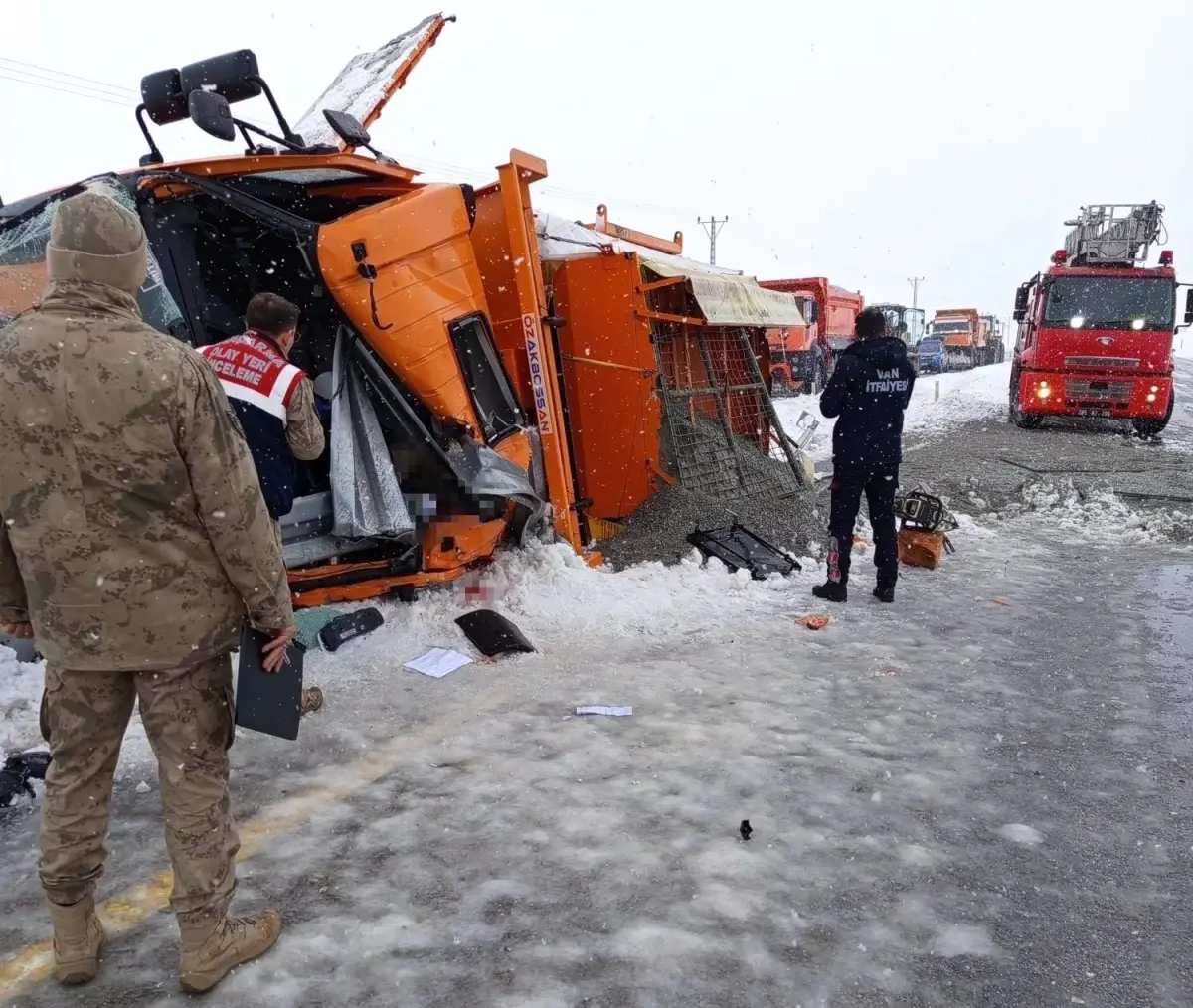 Van’ın Çaldıran İlçesinde Kar Temizleme Makinesi Çöküşü: 2 İşçi Şehit Oldu