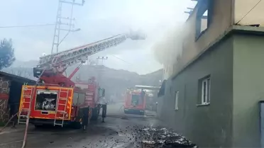 Yangın sonrası kül yığını