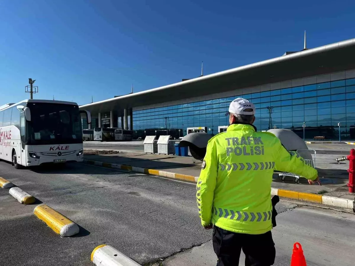 Aydın’da Otobüs Sürücüsüne Sivil Denetimde Trafik İhlali Cezası Kesildi