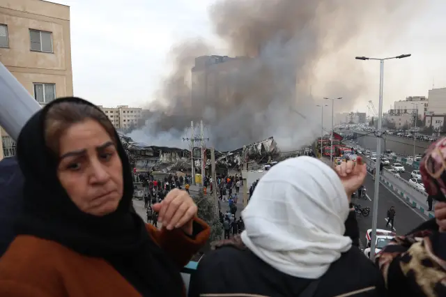 Alevler içinde çarşı