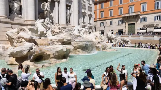 Roma’da Trevi Çeşmesi’ne 2 Euro Giriş Ücreti: Turistlerden Nasıl Etkileniyor?