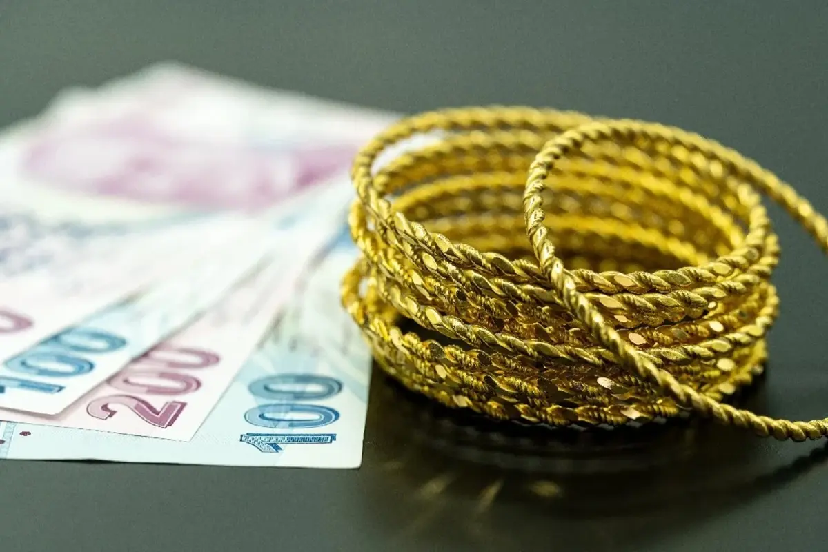 Altın ve Gümüşte Yükseliş: Güvenli Liman Talebi Fiyatları Zirveye Taşıdı