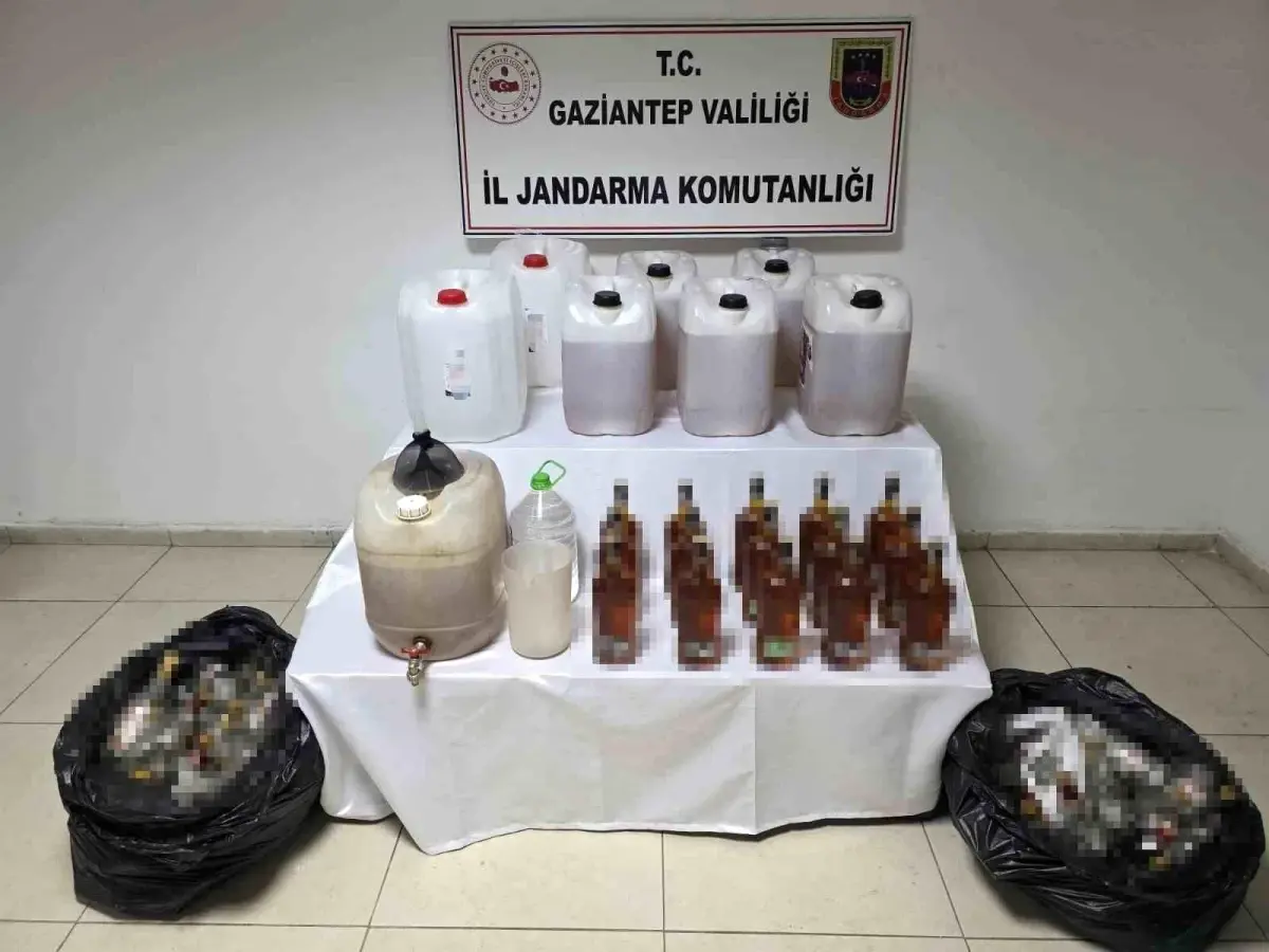 Gaziantep’te Jandarma, 200 Litre Sahte Alkolü Ele Geçirdi