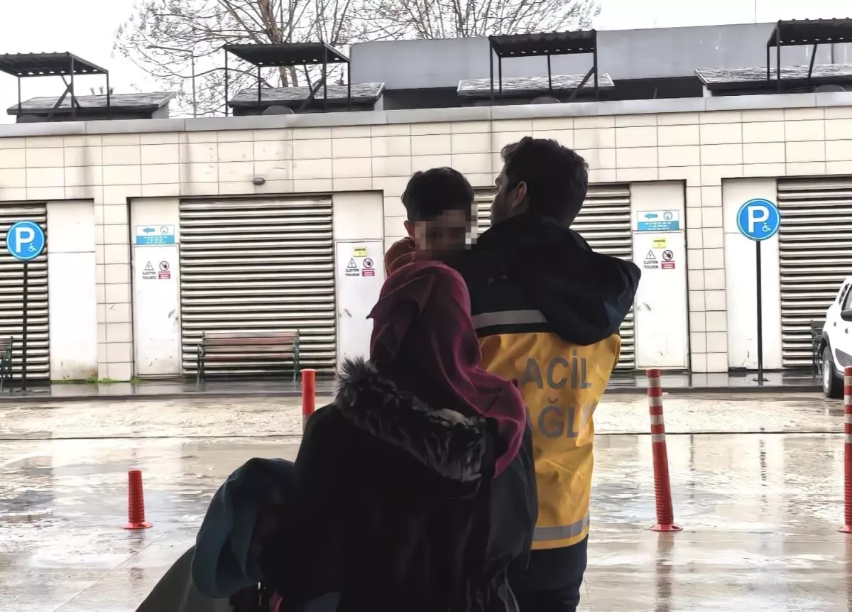 İnegöl’de 3 Yaşındaki Çocuğun Boğazına Takılan Parayla Mücadele