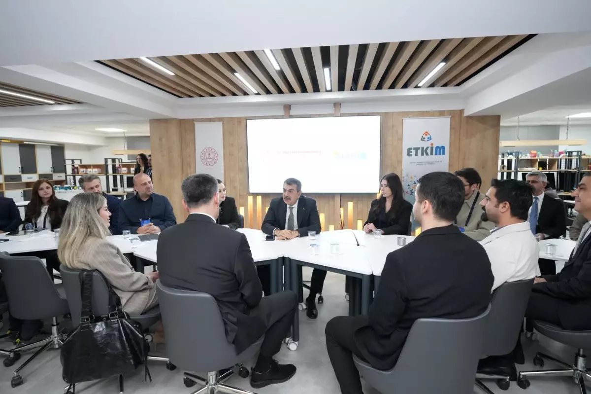 Bakan Tekin, Genç Girişimcilerle Eğitim Teknolojileri Üzerine Stratejik Buluşma Gerçekleştirdi