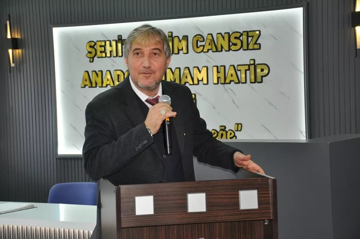 Emekli Kütüphaneci Zeki Aktürk, Kütahya’da 330. Kütüphaneyi Açtı