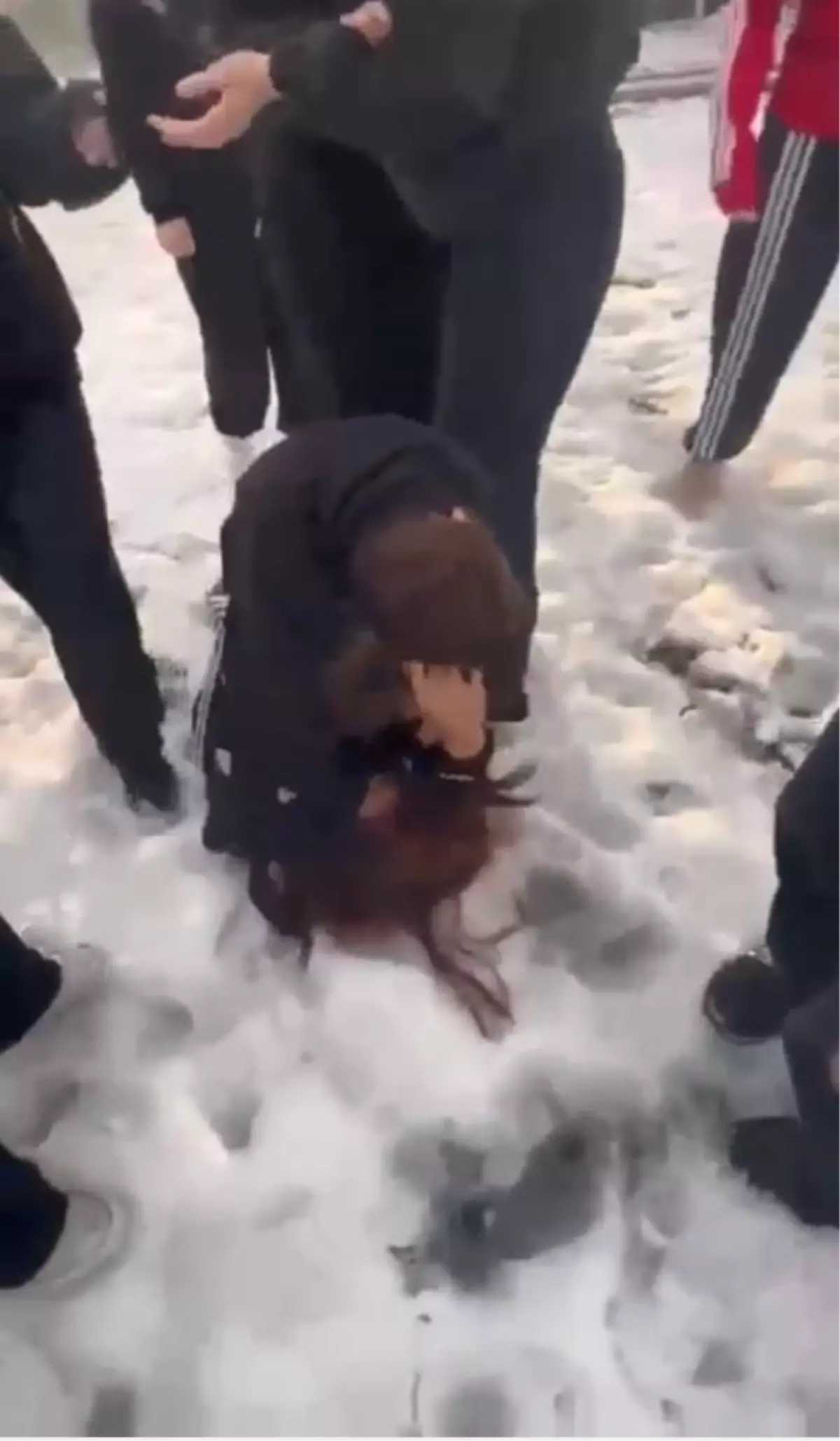 Bolu Çocuk Parkında Şok Saldırı: Genç Kızlar Büyük Grup Tarafından Şiddet Gördü